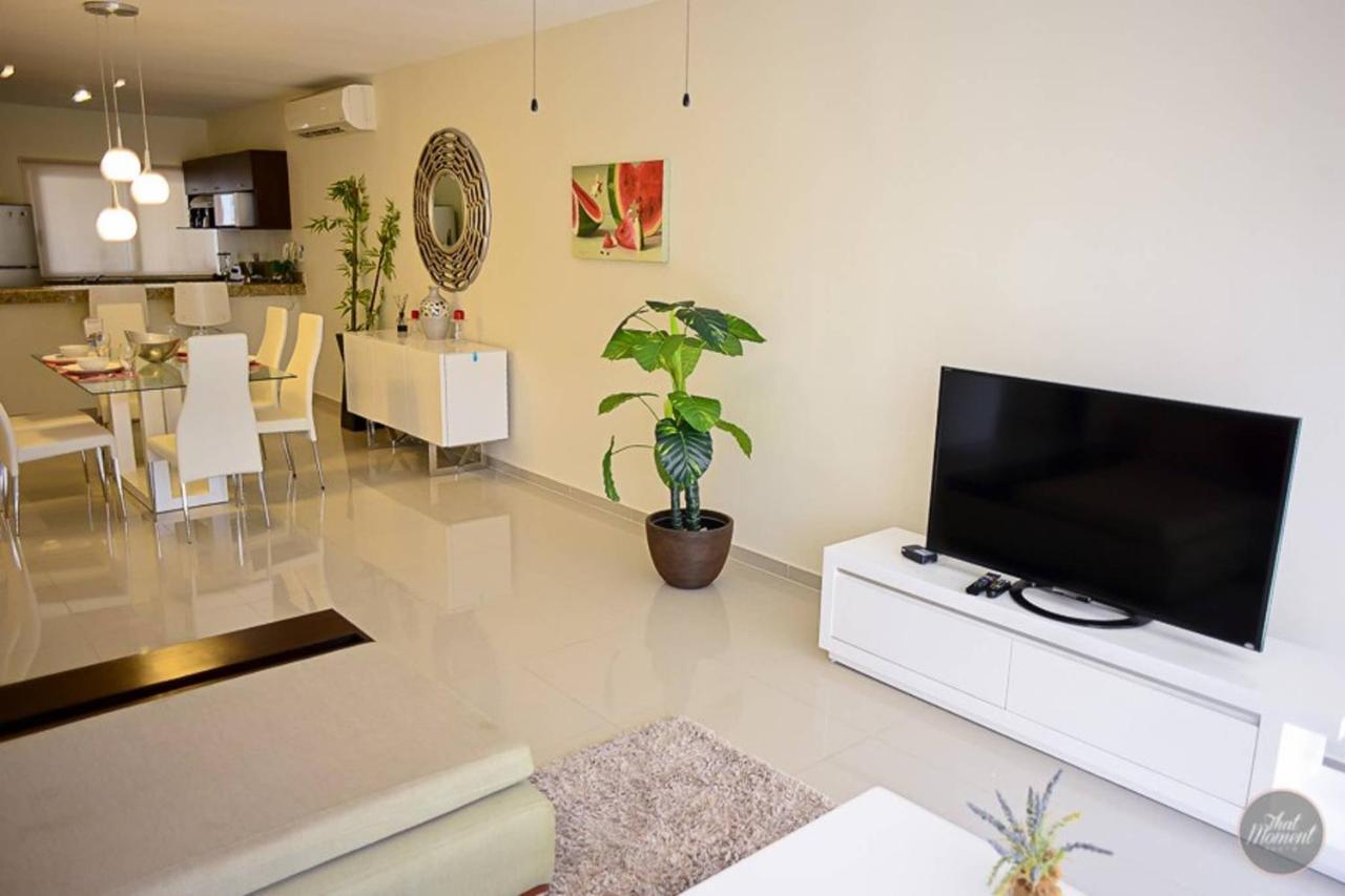 Holiday home 3 Bedroom Penthouse With Private Rooftop + Jacuzzi, Pool, Gym & Club, Sabbia *